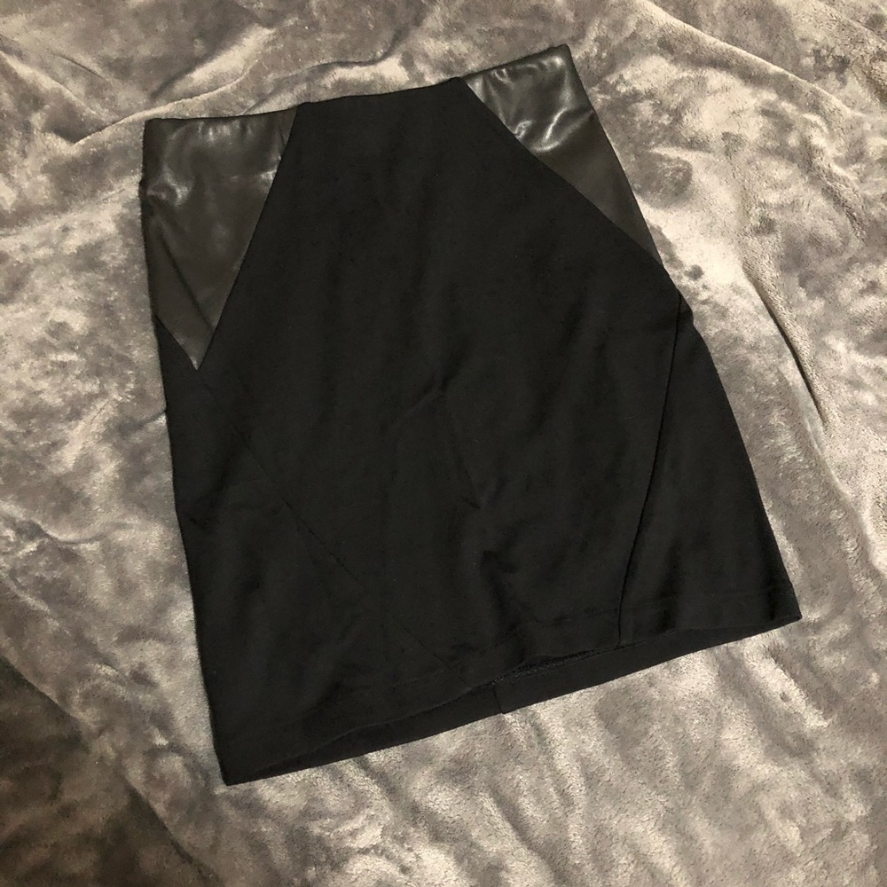 DYNAMITE skirt